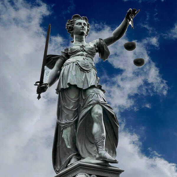 Kommen rechtliche Auseinandersetzungen auf Sie zu, orientieren Sie sich im ersten Schritt bei Ihrer Versicherung, einer Bestandsmitgliedschaft oder die Verbraucherzentrale.